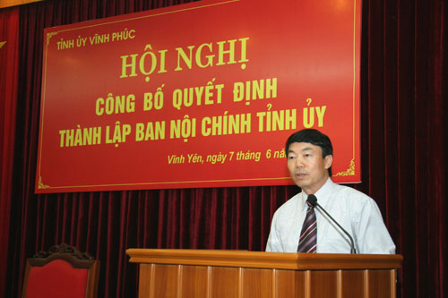 Đồng chí Nguyễn Doãn Khánh, Phó trưởng Ban Nội chính Trung ương phát biểu tại Hội nghị