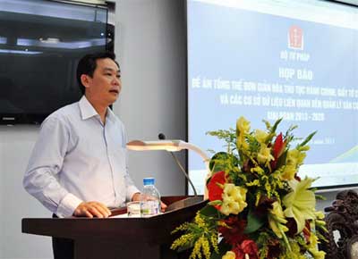 Thứ trưởng Bộ Tư pháp Lê Hồng Sơn chủ trì buổi họp báo