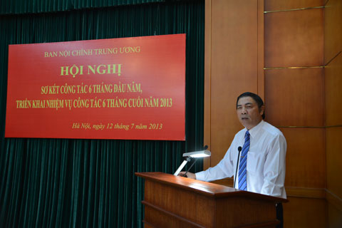 Đồng chí Nguyễn Bá Thanh, Trưởng Ban Nội chính Trung ương phát biểu kết luận Hội nghị