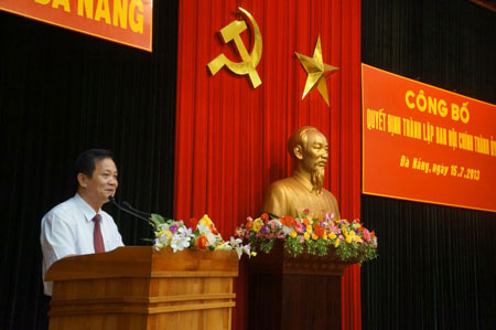 Đồng chí Trần Thọ, Phó Bí thư Thường trực phụ trách Thành ủy Đà Nẵng phát biểu giao nhiệm vụ