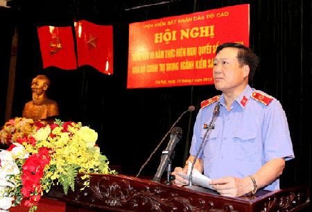 Đồng chí Nguyễn Hòa Bình, Ủy viên Trung ương Đảng, Viện trưởng Viện kiểm sát nhân dân tối cao phát biểu khai mạc Hội nghị