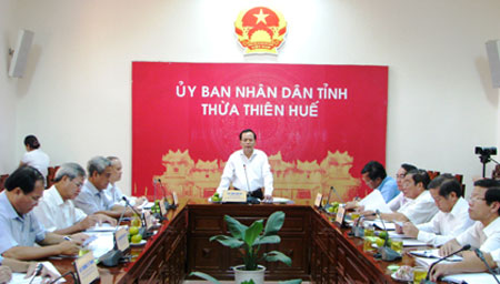 Đồng chí Ngô Văn Dụ phát biểu tại buổi làm việc với Tỉnh ủy tỉnh Thừa Thiên Huế
