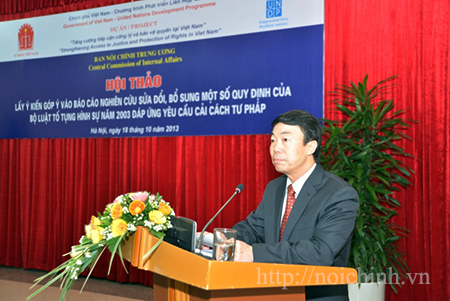 Đồng chí Nguyễn Doãn Khánh, Ủy viên Trung ương Đảng, Phó trưởng Ban Nội chính Trung ương phát biểu chủ trì Hội thảo