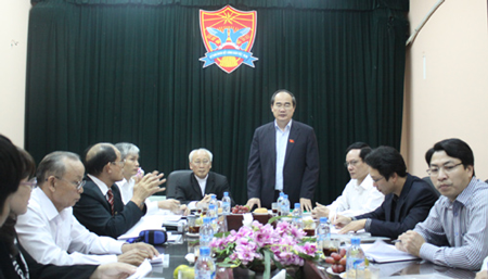 Đồng chí Nguyễn Thiện Nhân, Chủ tịch Ủy ban Trung ương Mặt trận Tổ quốc Việt Nam phát biểu tại buổi làm việc