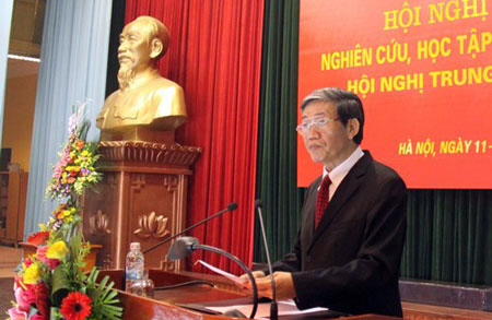Đồng chí Đinh Thế Huynh, Ủy viên Bộ Chính trị, Bí thư Trung ương Đảng, Trưởng Ban Tuyên giáo Trung ương 