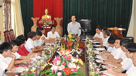 Đồng chí Bí thư Tỉnh ủy Phạm Hồng Hà phát biểu tại buổi làm việc với huyện Xuân Trường