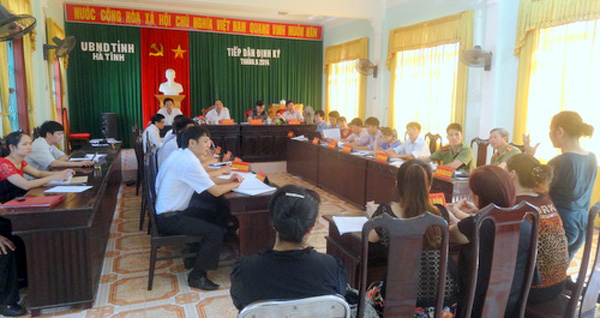 Một buổi tiếp công dân định kỳ của lãnh đạo tỉnh Hà Tĩnh (ảnh Y.Y)