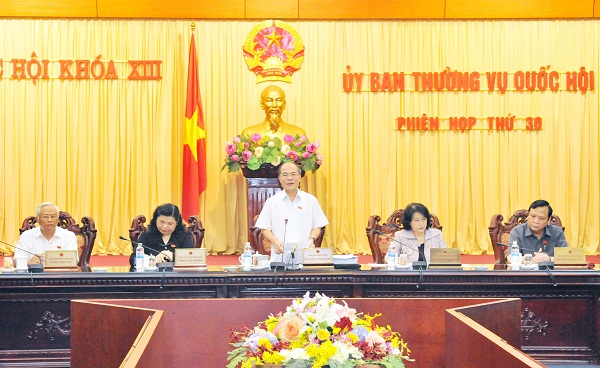 Chủ tịch Quốc hội Nguyễn Sinh Hùng chủ trì Phiên họp