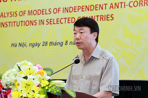 Đồng chí Nguyễn Doãn Khánh, Ủy viên Trung ương Đảng, Phó trưởng Ban Nội chính Trung ương phát biểu tại Hội thảo