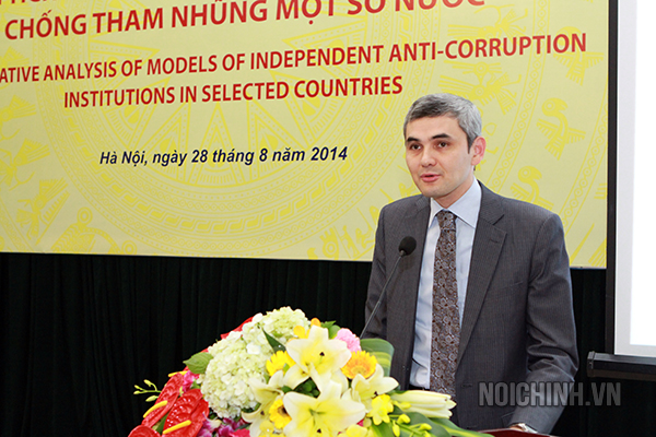 Ông Bakhodir Burkhanov, Phó Giám đốc UNDP Việt Nam phát biểu tại Hội thảo