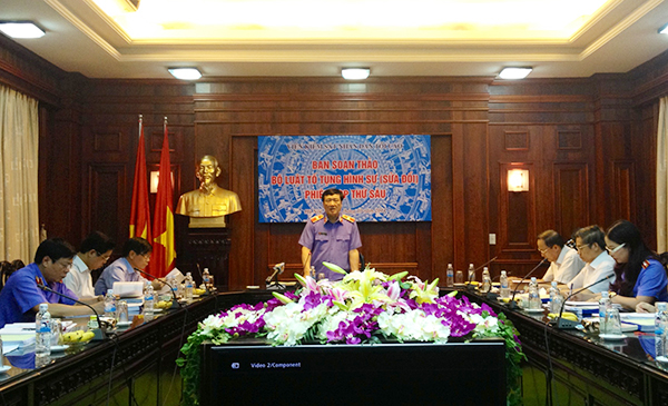 Đồng chí Nguyễn Hòa Bình, Ủy viên Trung ương Đảng, Viện trưởng Viện kiểm sát nhân dân tối cao chủ trì Phiên họp
