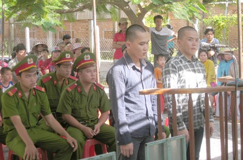 Một phiên tòa xét xử lưu động của Tòa án nhân dân thị xã Tân Uyên, tỉnh Bình Dương 