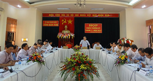 Một phiên họp thường kỳ của UBND tỉnh Kon Tum