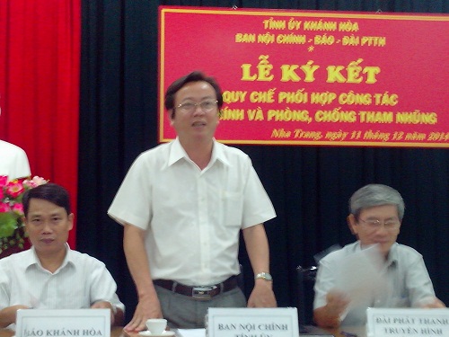Đồng chí Nguyễn Xuân Hà, Trưởng Ban Nội chính Tỉnh ủy Khánh Hòa phát biểu tại Lễ ký kết