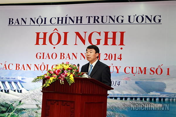 Đồng chí Nguyễn Doãn Khánh, Ủy viên Trung ương Đảng, Phó trưởng Ban Nội chính Trung ương phát biểu tại Hội nghị 