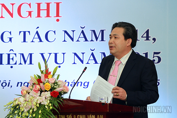 Đồng chí Nguyễn Văn Yên, Phó Vụ trưởng phụ trách Vụ Theo dõi xử lý các vụ án (Vụ 1) tham luận tại Hội nghị