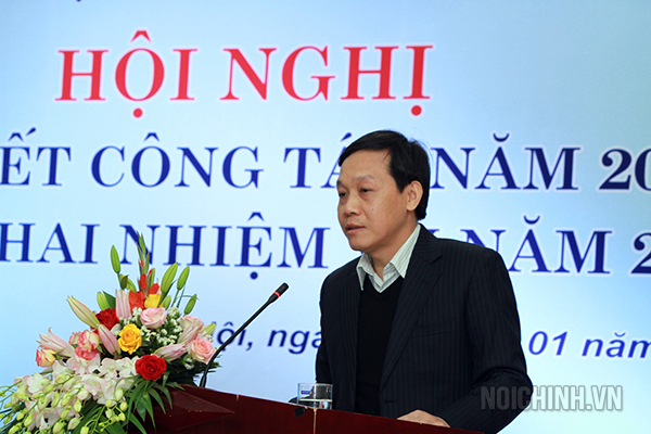 Đồng chí Nguyễn Thanh Hải, Vụ trưởng Vụ Pháp luật (Vụ 2) tham luận tại Hội nghị