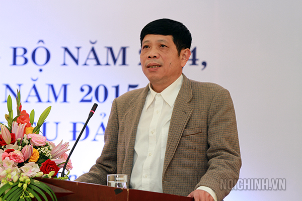 Đồng chí Thái Anh Hùng, Phó Bí thư chi bộ Vụ Pháp luật (Vụ II)  tham luận tại Hội nghị