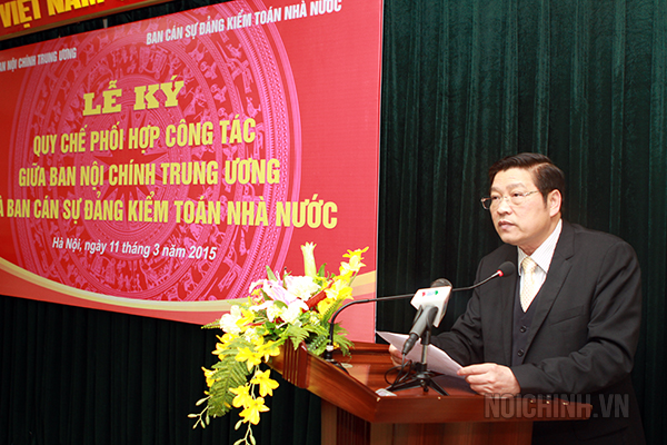 Đồng chí Phan Đình Trạc, Ủy viên Trung ương Đảng, Phó trưởng Ban thường trực Ban Nội chính Trung ương phát biểu tại Lễ ký