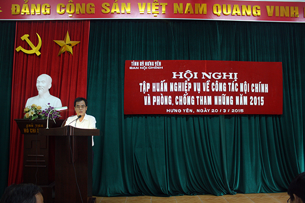 Đồng chí Lê Văn Hưng, Tỉnh ủy viên, Trưởng Ban Nội chính Tỉnh ủy phát biểu tại Hội nghị
