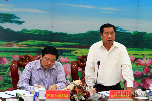 Đồng chí Nguyễn Tấn Hưng, Ủy viên Trung ương Đảng, Bí thư Tỉnh ủy, Chủ tịch HĐND tỉnh Bình Phước phát biểu tại buổi làm việc