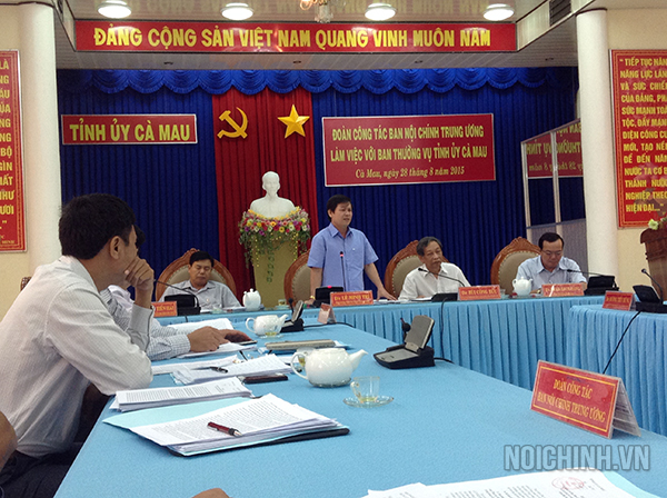Đồng chí Lê Minh Trí, Phó trưởng Ban Nội chính Trung ương phát biểu tại buổi làm việc