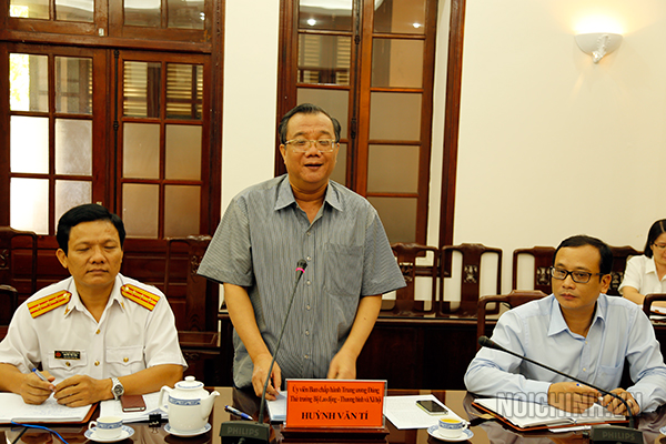 Đồng chí Huỳnh Văn Tí, Ủy viên Trung ương Đảng, Ủy viên Ban cán sự đảng, Thứ trưởng Bộ Lao động - Thương bình và Xã hội phát biểu tại buổi làm việc