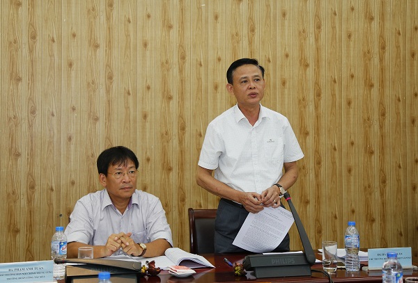 Đồng chí Hà Công Tuấn, Ủy viên Ban Cán sự đảng, Thứ trưởng Bộ Nông nghiệp và Phát triển nông thôn phát biểu tại buổi làm việc