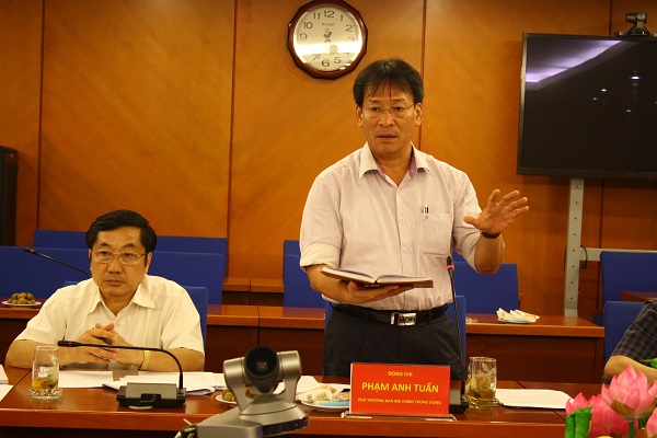 Đồng chí Phạm Anh Tuấn, Phó trưởng Ban Nội chính Trung ương, Trưởng đoàn công tác phát biểu kết luận buổi làm việc