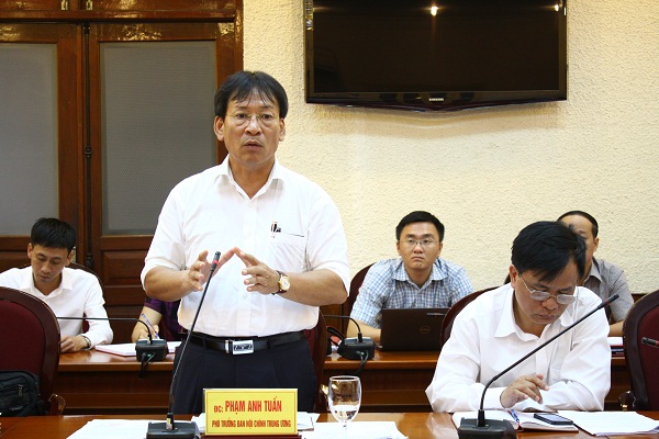 Đồng chí Phạm Anh Tuấn, Phó trưởng Ban Nội chính Trung ương, Trưởng đoàn công tác số 2 phát biểu tại buổi làm việc 