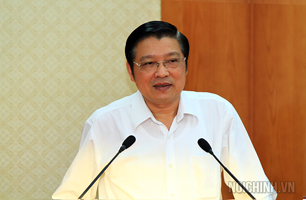 Đồng chí Phan Đình Trạc, Ủy viên Trung ương Đảng, Ủy viên Ban Chỉ đạo Trung ương về phòng, chống tham nhũng, Phó trưởng Ban Thường trực phát biểu tại Hội nghị