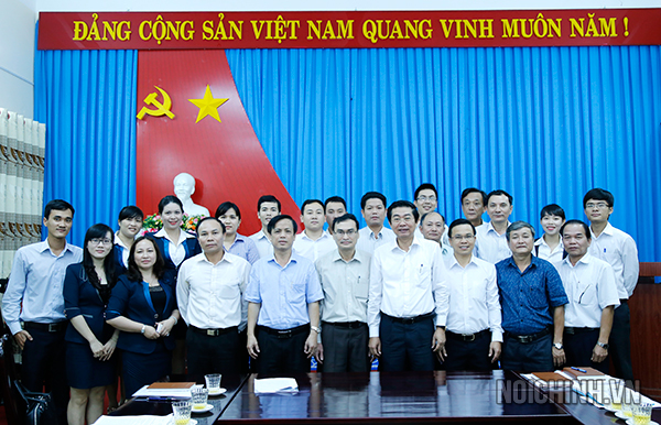 Đồng chí Võ Văn Dũng, Ủy viên Trung ương Đảng, Phó trưởng Ban Nội chính Trung ương và đoàn công tác chụp ảnh với Ban Nội chính Tỉnh ủy Quảng Ngãi