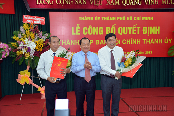 Lễ công bố Quyết định thành lập Ban Nội chính Thành ủy năm 2013
