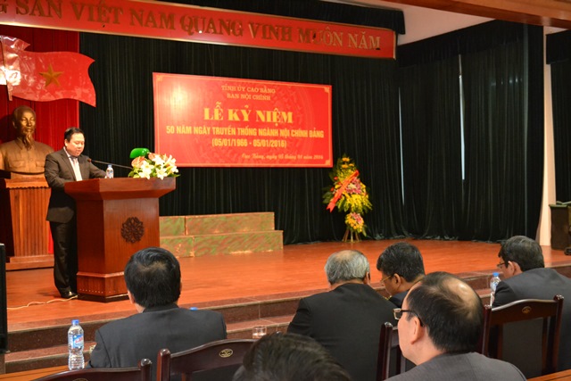 Đồng chí Nguyễn Hoàng Anh, Bí thư Tỉnh ủy, Chủ tịch HĐND phát biểu tại buổi Lễ