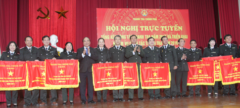Thanh tra Chính phủ tặng Cờ thi đua xuất sắc và Bằng khen cho các đơn vị hoàn thành xuất sắc nhiệm vụ trong công tác thanh tra năm 2015
