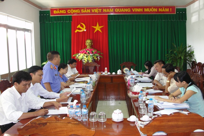 Một cuộc họp do Ban Nội chính Tỉnh ủy Hậu Giang chủ trì