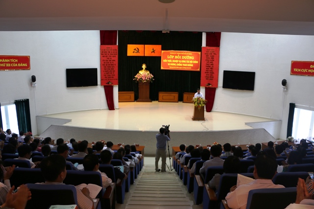 Lớp bồi dưỡng kiến thức, nghiệp vụ công tác nội chính và phòng, chống tham nhũng do Ban Nội chính Thành ủy thành phố Hồ Chí Minh tổ chức