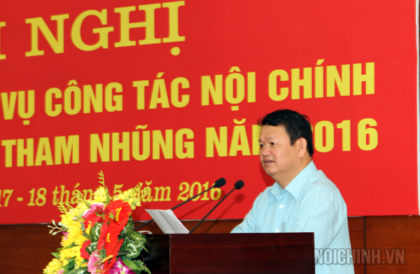 Đồng chí Nguyễn Văn Vịnh, Ủy viên Trung ương Đảng, Bí thư Tỉnh ủy Lào Cai phát biểu tại Hội nghị