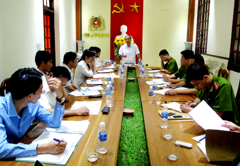 Đoàn giám sát tỉnh Quảng Ninh làm việc tại Công an TP. Móng Cái về công tác tiếp nhận, giải quyết tố giác, tin báo về tội phạm và kiến nghị khởi tố