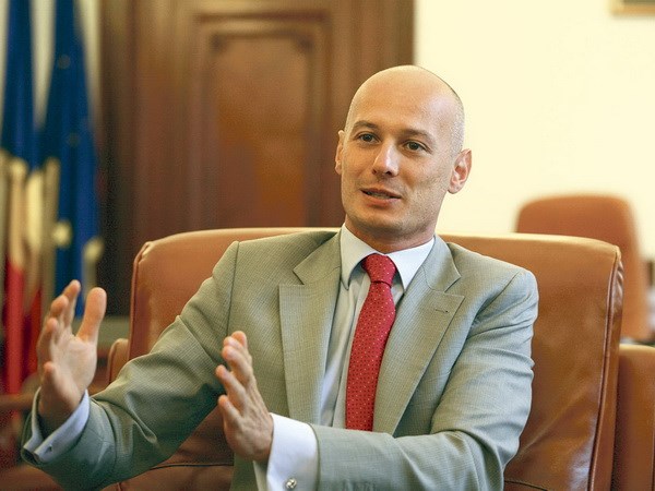 Ông Bogdan Olteanu, Phó Thống đốc Nhân hàng trung ương Romania. (Nguồn: alchetron.com)