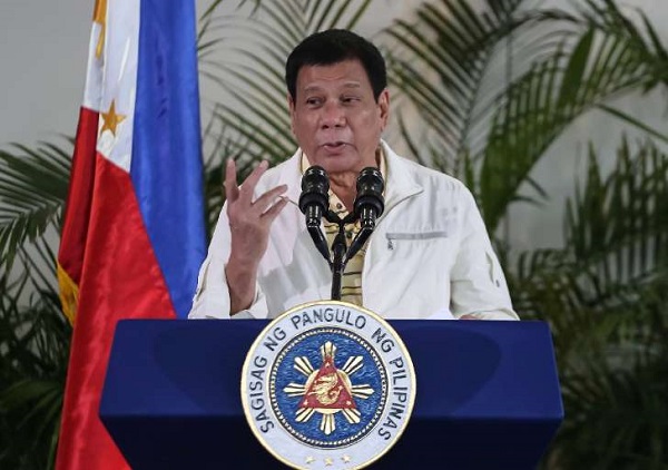 Tổng thống Philippines Rodrigo Duterte trong buổi họp báo tại thành phố Davao