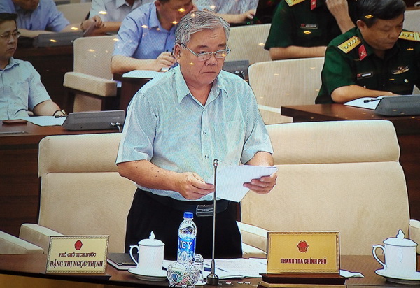 Tổng Thanh tra Chính phủ Phan Văn Sáu  trình bày báo cáo tình hình khiếu nại, tố cáo của công dân năm 2016