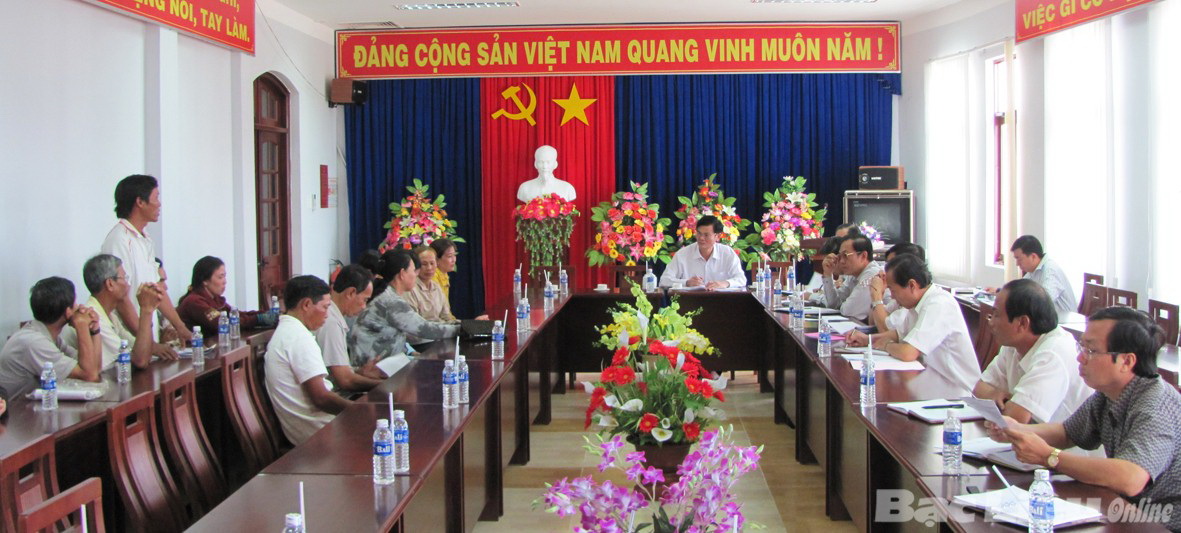Ban Nội chính Tỉnh ủy tiếp công dân Nông trường Rau Đắng thuộc xã Phước Long, huyện Phước Long