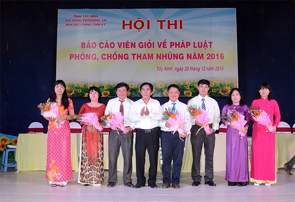 Hội thi Báo cáo viên giỏi về pháp luật phòng, chống tham nhũng năm 2016 của tỉnh Tây Ninh