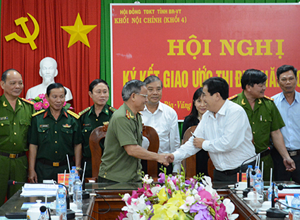 Các đơn vị thuộc khối Nội chính tỉnh Bà Rịa - Vũng Tàu ký giao ước thi đua năm 2016