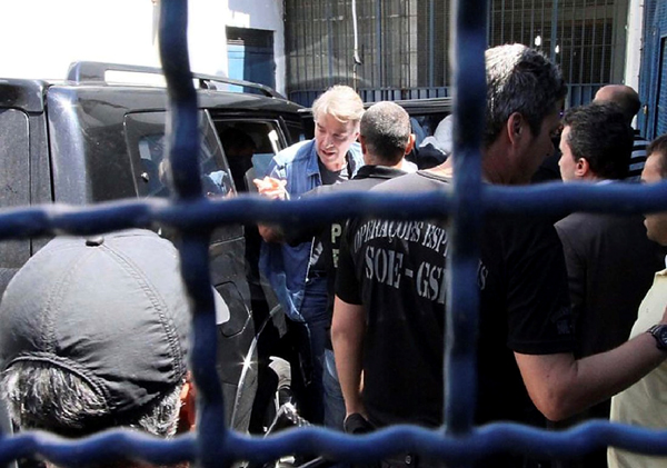 Doanh nhân Eike Batista được đưa tới một nhà tù ở Rio