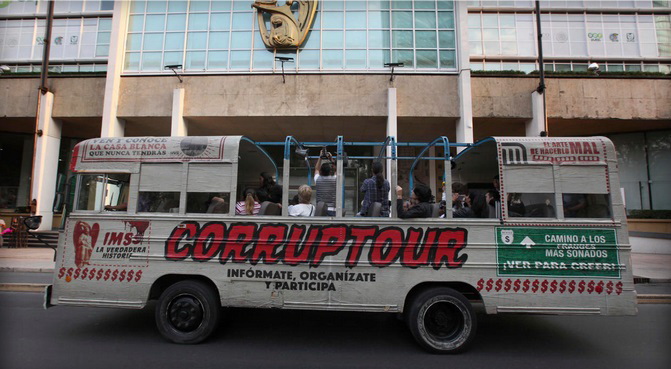 Xe buýt Chống tham nhũng tại thủ đô Mexico City
