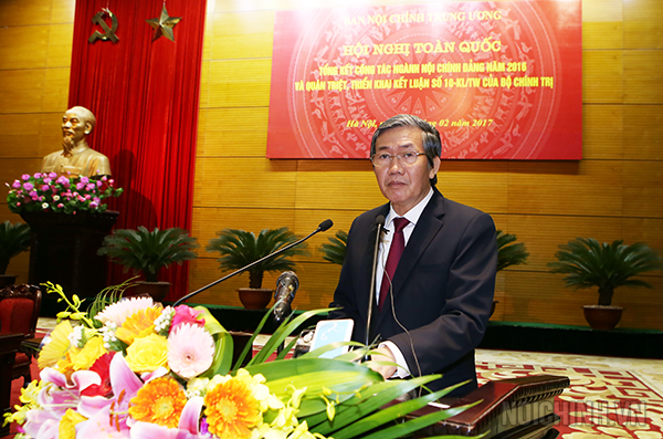 Đồng chí Đinh Thế Huynh, Ủy viên Bộ Chính trị, Trường trực Ban Bí thư phát biểu chỉ đạo Hội nghị