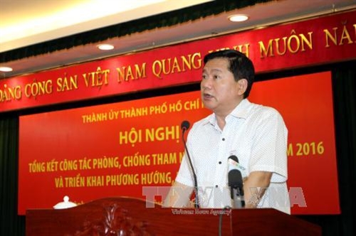 Đồng chí Đinh La Thăng, Ủy viên Bộ Chính trị, Bí thư Thành ủy Thành phố Hồ Chí Minh phát biểu kết luận Hội nghị