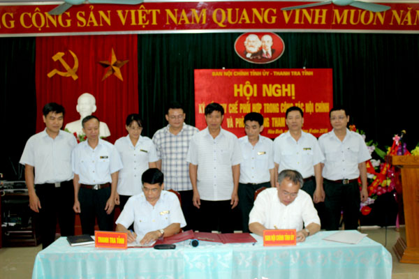 Ban Nội chính Tỉnh ủy và Thanh tra tỉnh Hòa Bình ký Quy chế phối hợp giữa hai cơ quan.